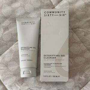 Detoxifying Gel Cleanser - Gray